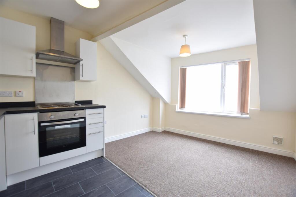 Apartment in York - View 5