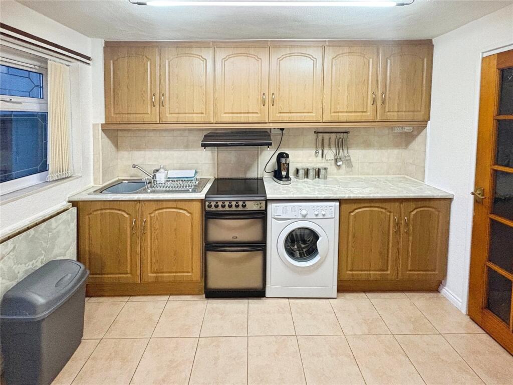 Keenan Drive, Bedworth, Warwickshire, CV12 photo 4
