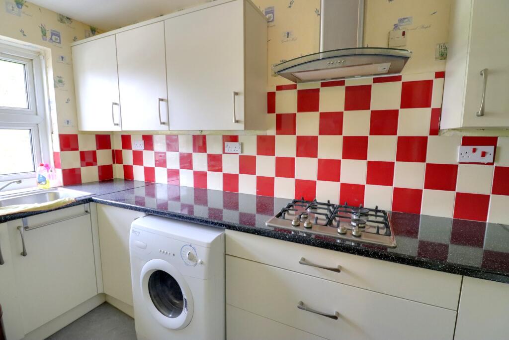 Apartment in Havant, Crookhorn - View 4