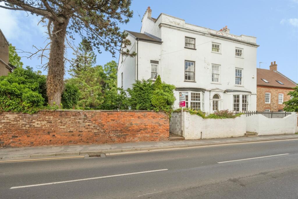 Main image of property: King Street, Thorne, Doncaster