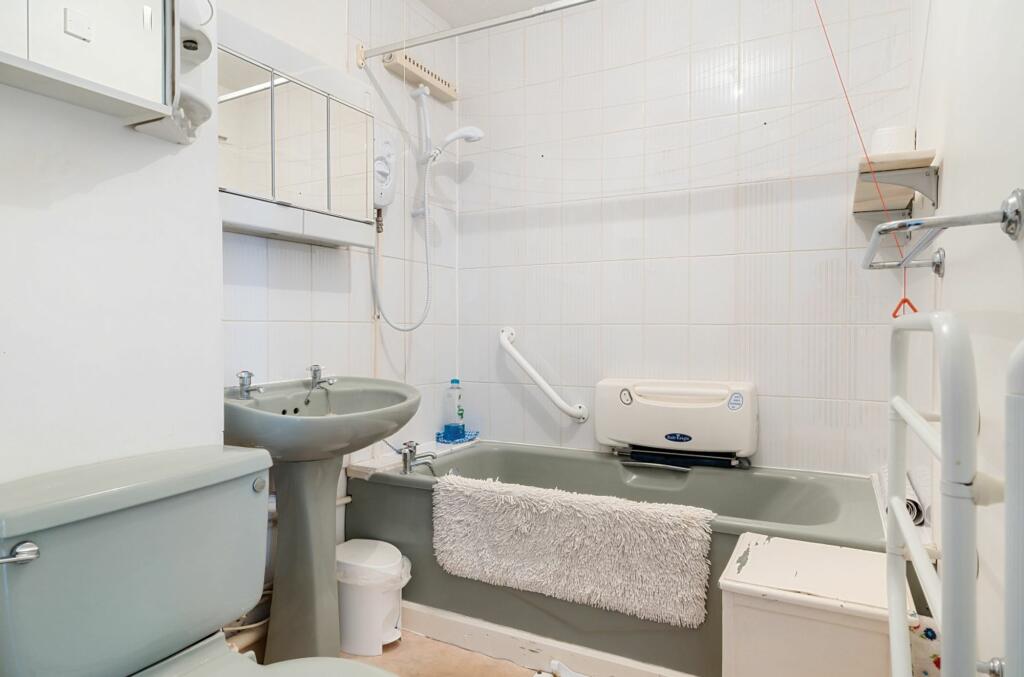 Apartment in Portsmouth - More