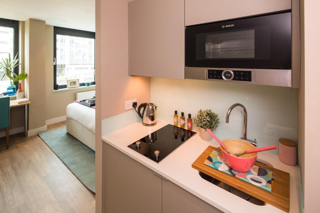 Main image of property: Wellesley Road, Croydon, London, CR0