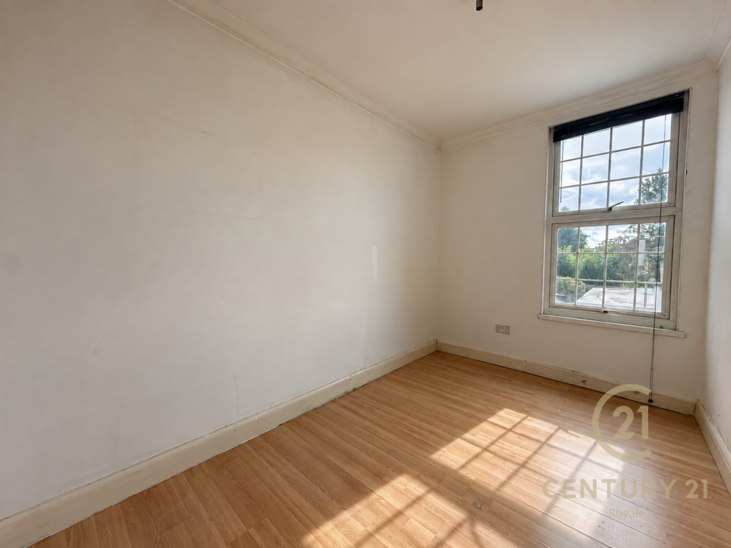 Apartment in Kingston upon Thames - View 5