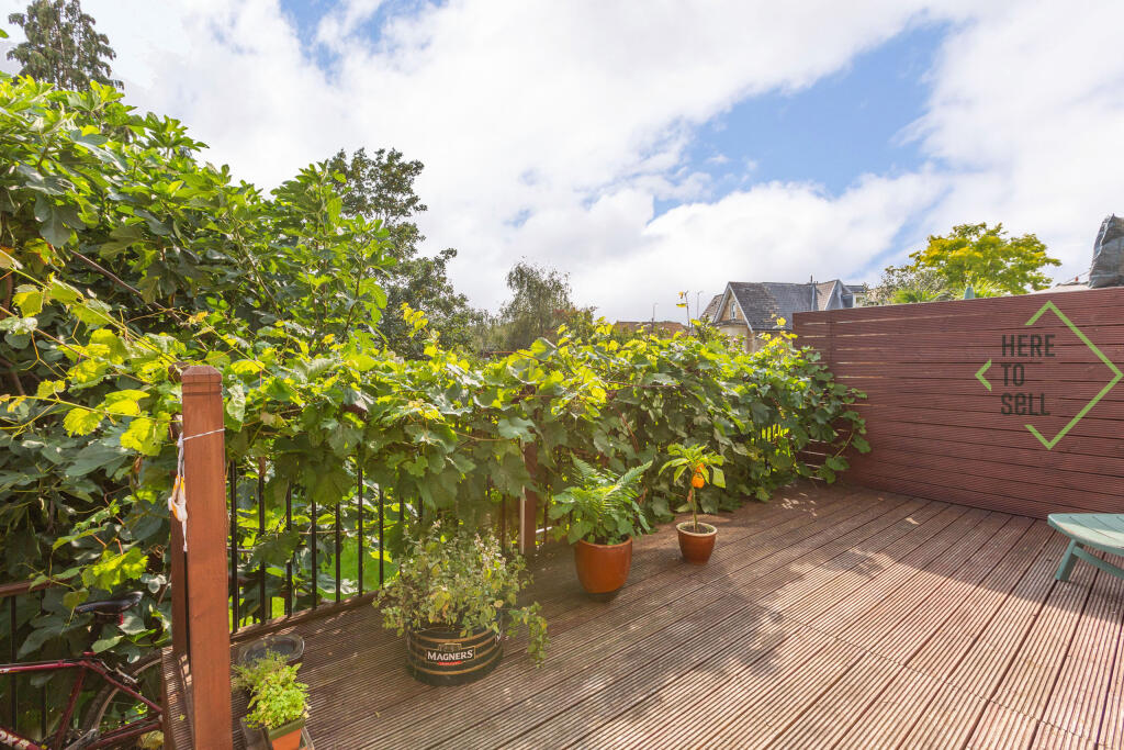 House in London, Friern Barnet - View 5
