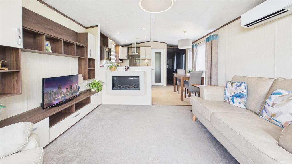 House in Peterborough - View 2
