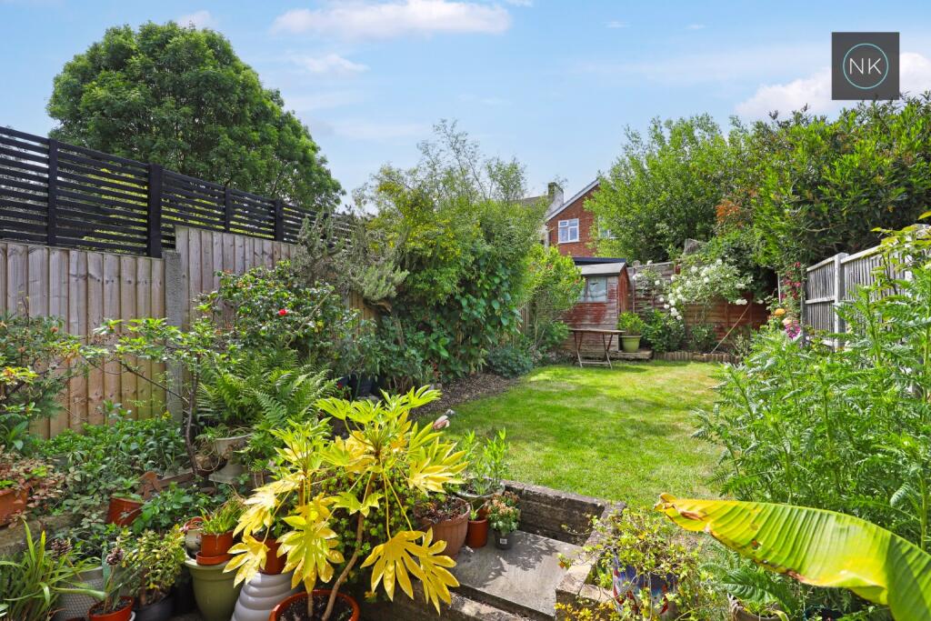Malmesbury Road, South Woodford, London, E18 2NN photo 4