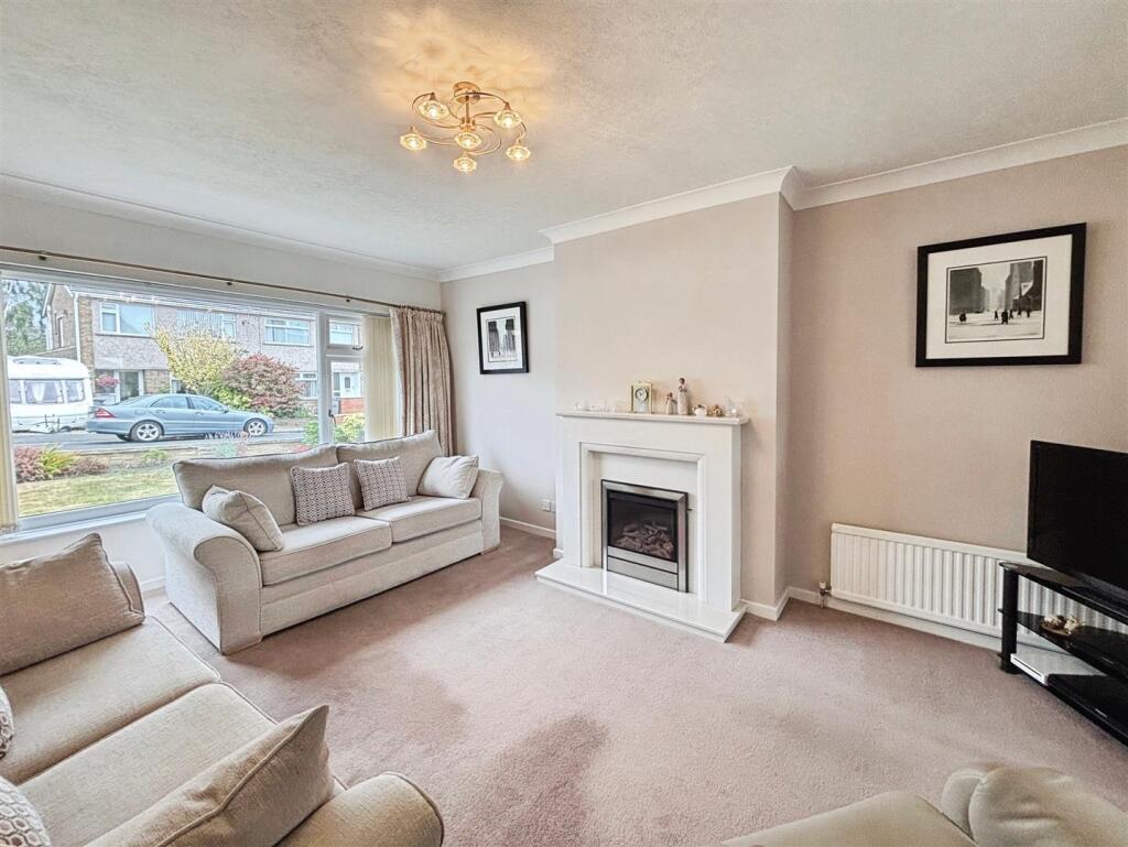 Greenville Drive, Low Moor, Bradford, BD12 0PP photo 4