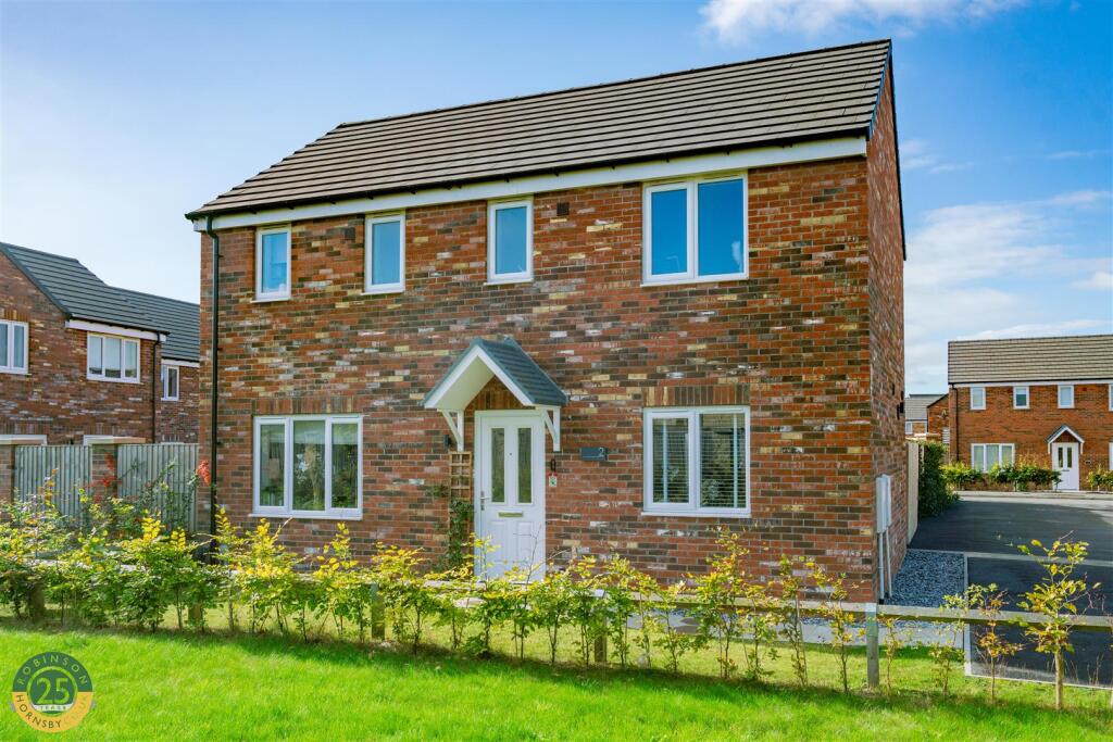 3-bed detached on Lincoln close, Doncaster, £280,000