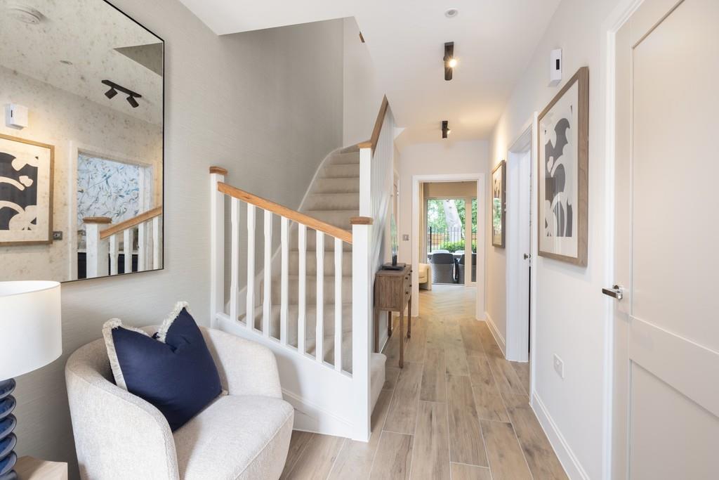 House in Elmbridge, Weybridge - View 5