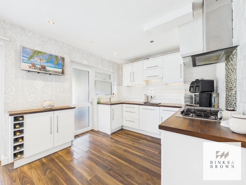 Woodbrooke Way, Corringham, Essex, SS17 9DP photo 4