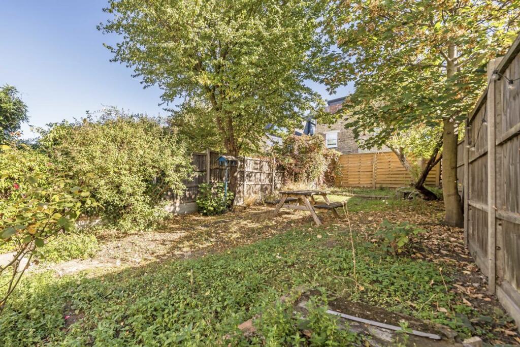 Apartment in London, East Dulwich - More