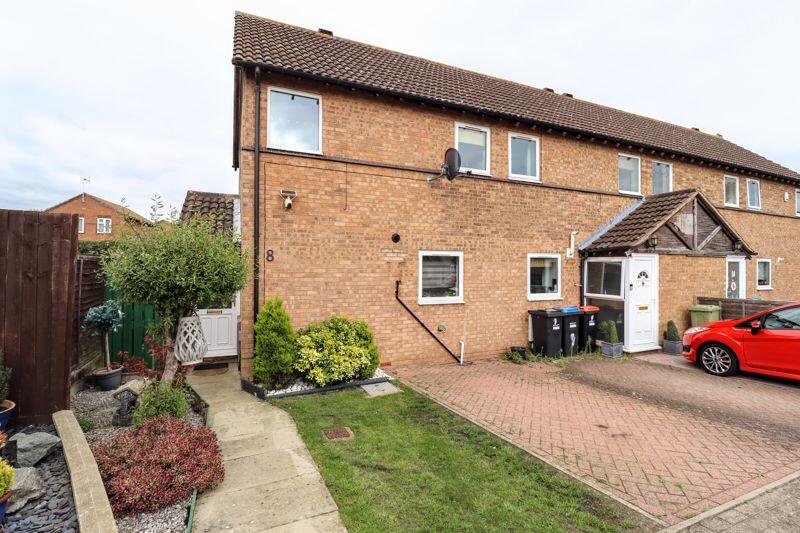 2-bed terraced on Kempton Gardens, Bletchley Milton Keynes, £265,000