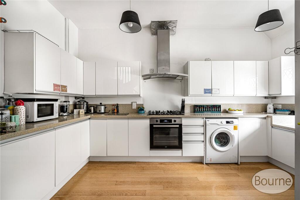 Sandy Lane, Woking, Surrey, GU22 photo 2