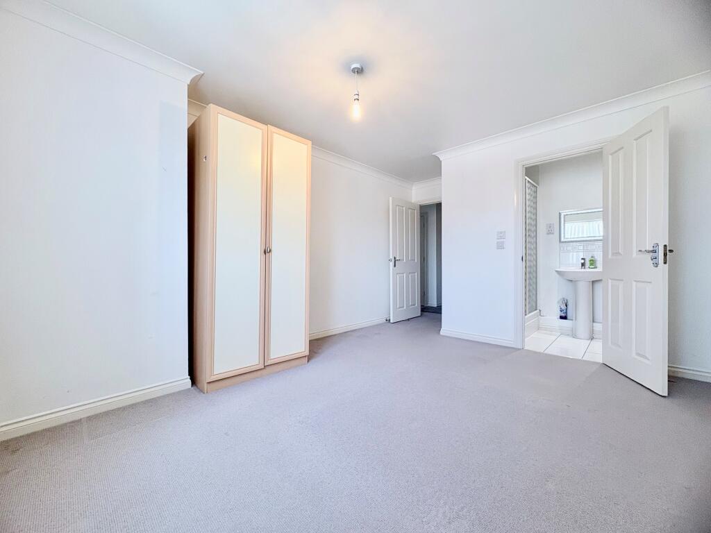 Taverners Way, HODDESDON - More