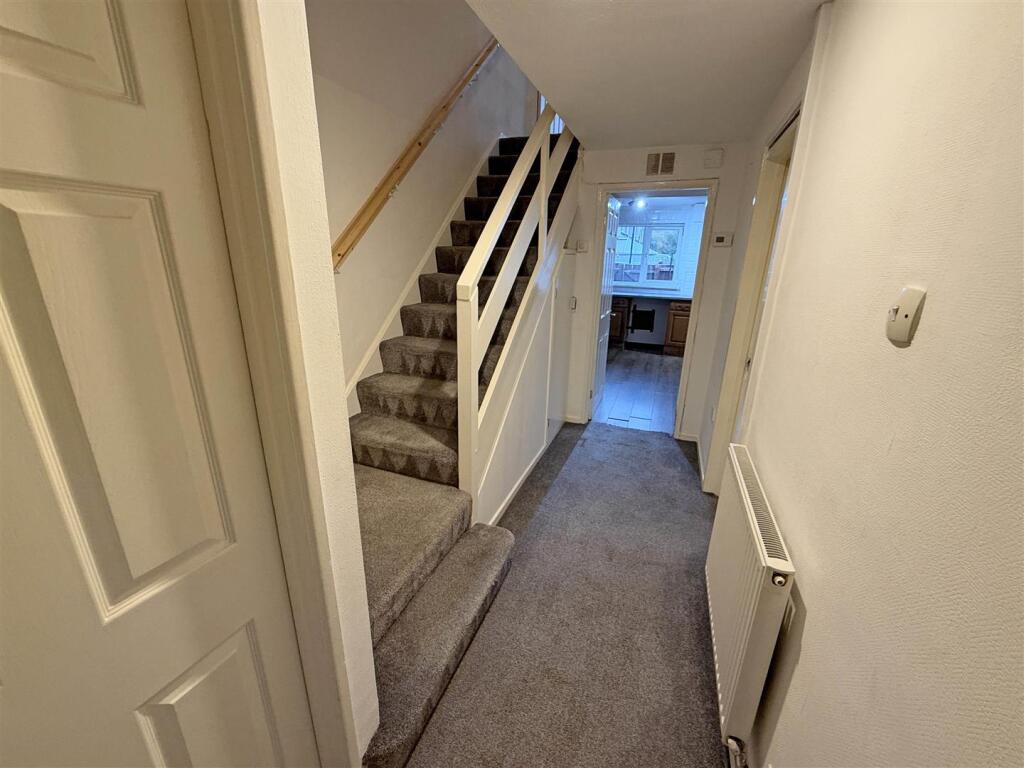 Bellingham Close, Wallsend photo 4