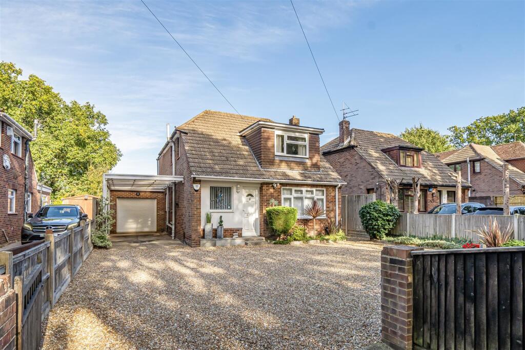 4-bed detached on Warsash Road, Warsash, £640,000