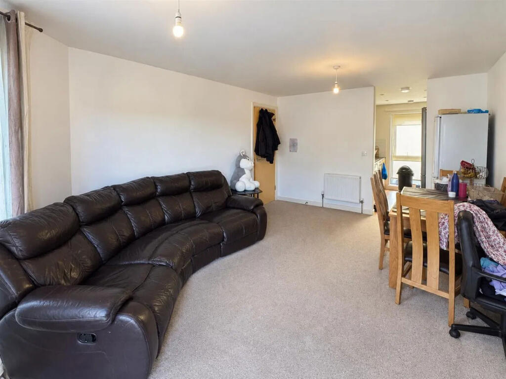 Apartment in Twickenham - View 4