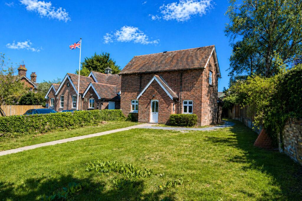 Main image of property: Luton Road, Chalton, Bedfordshire, LU4