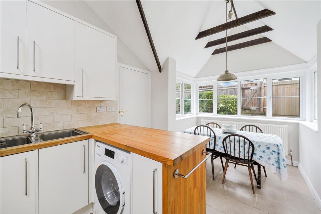 House in Kingston upon Thames - View 2