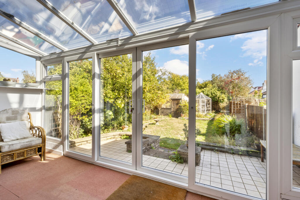 Westway, Raynes Park, SW20 photo 4