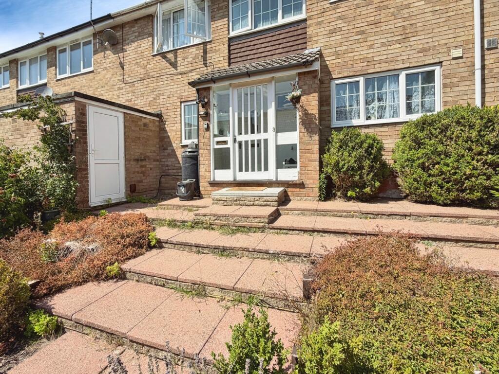 House in Bracknell, Hanworth - View 2
