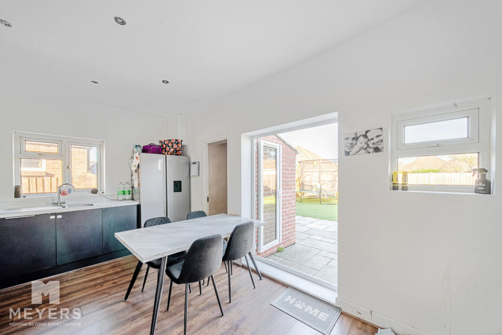 St Martins Road, Upton, BH16 photo 5