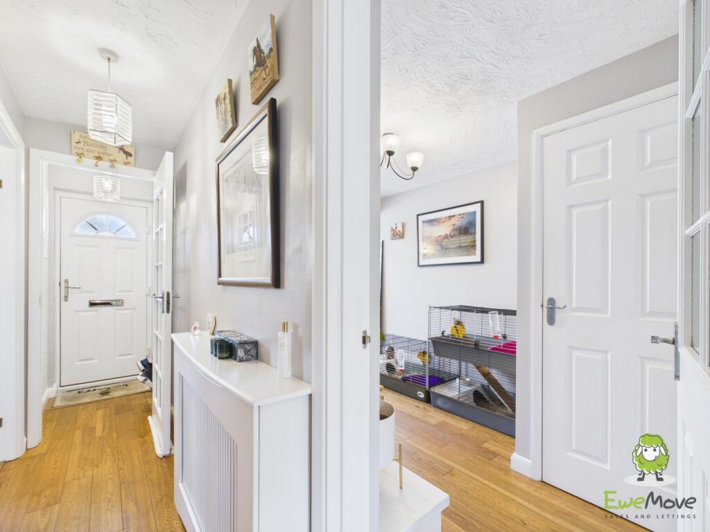 House in Basingstoke and Deane, Basingstoke - More