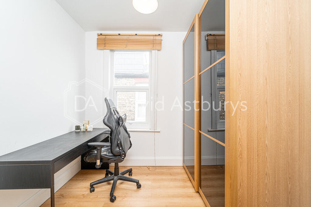 Apartment in London - More