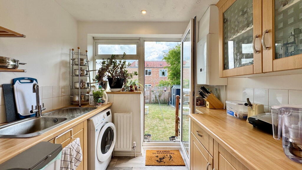 Brummell Road, Newbury, RG14 1TL photo 4