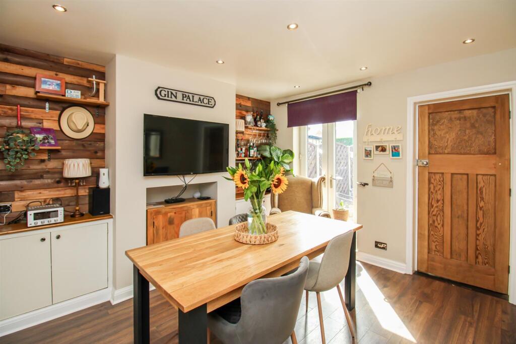 House in Wakefield, Outwood - View 3