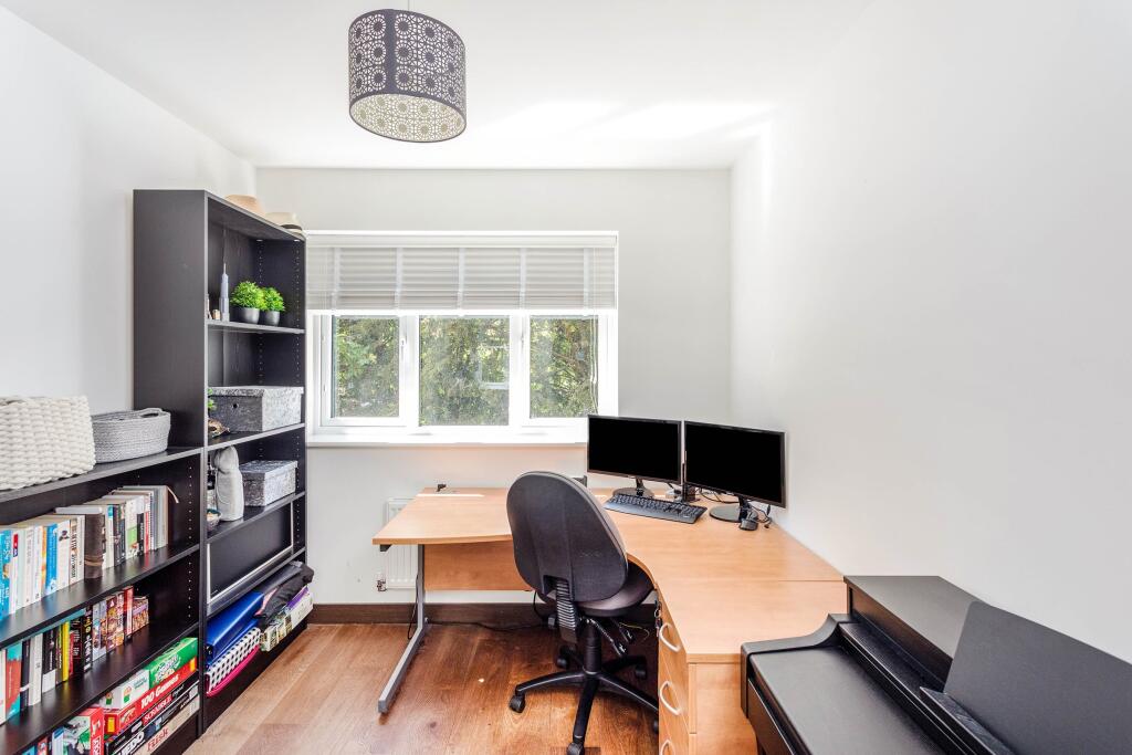 Apartment in Milton Keynes - More