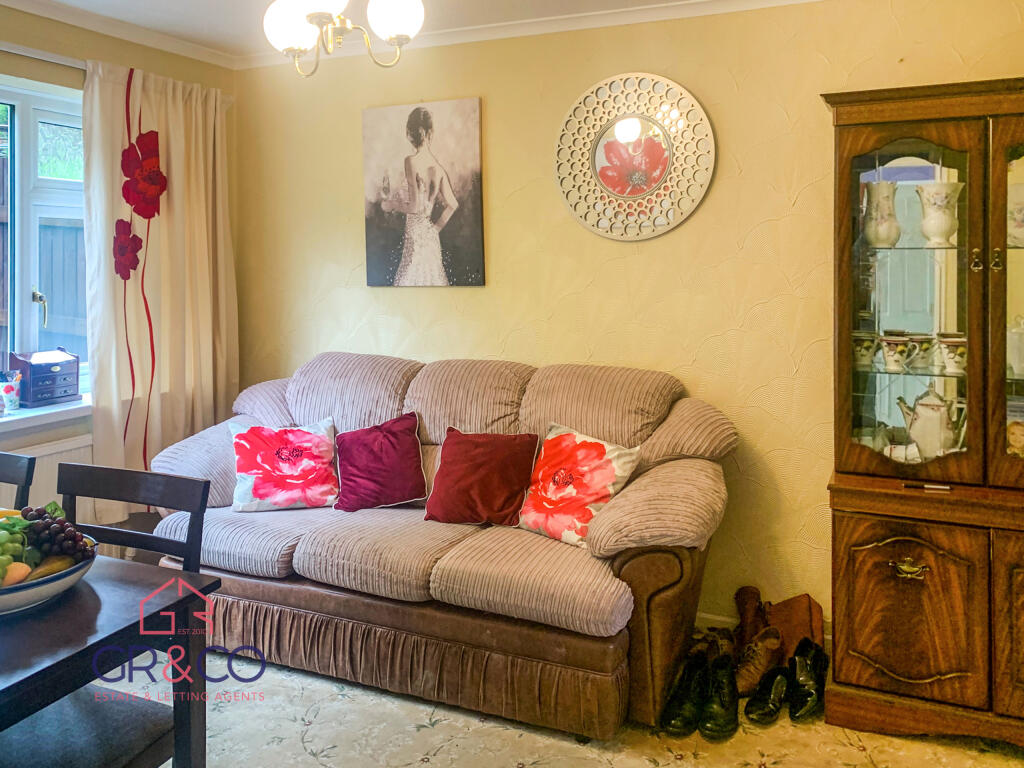 Oliver Jones Crescent, Tredegar, NP22 photo 4
