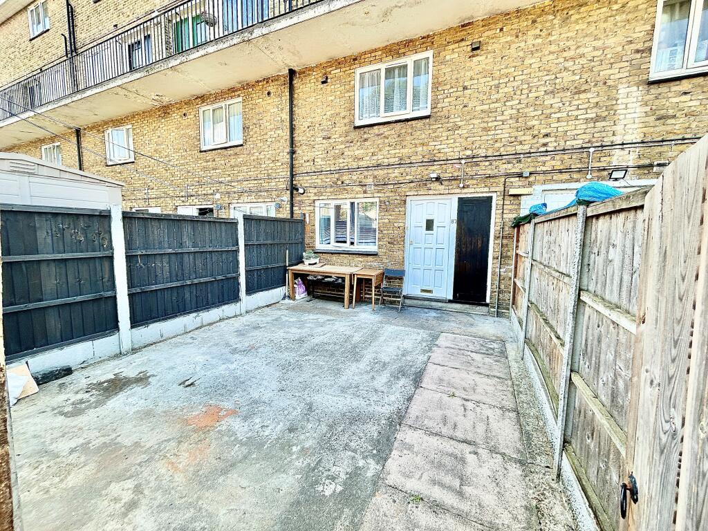 Apartment in London - More