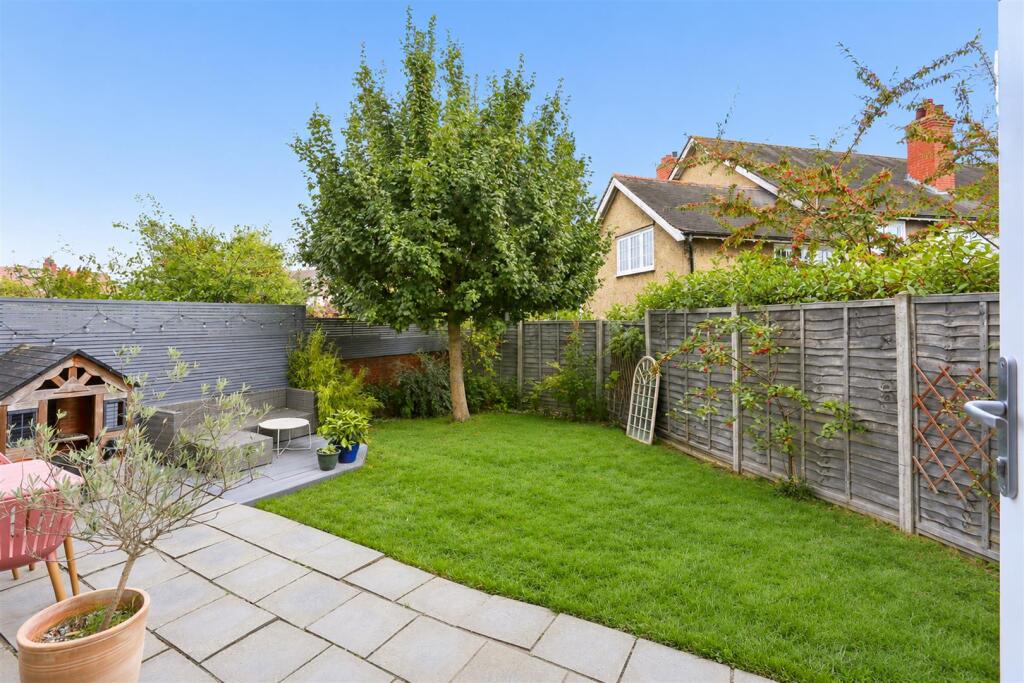House in Sutton, The Warren Allotments, Carshalton Beeches - View 4