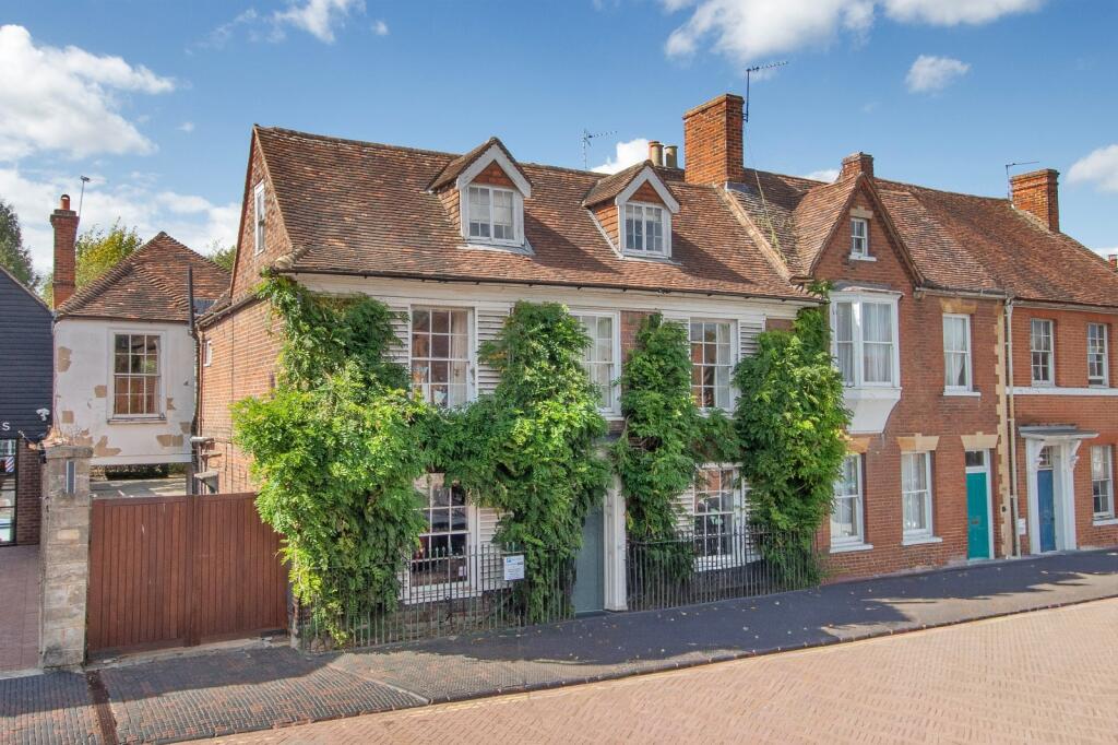 Main image of property: High Street, West Malling, Kent, ME19