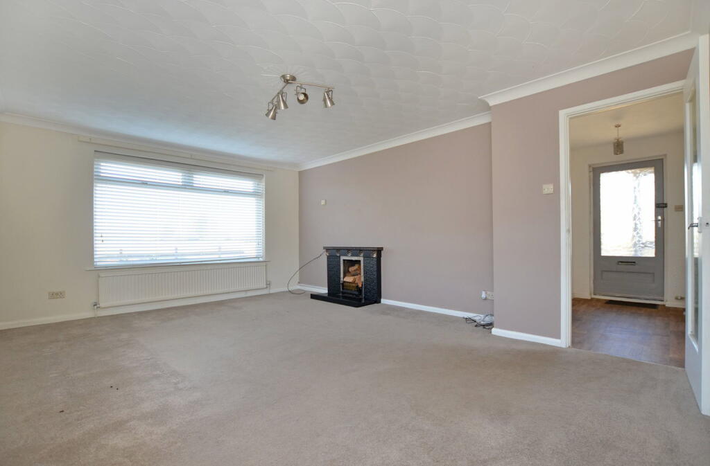 A Detached Chalet Bungalow in Rural Gayton photo 4