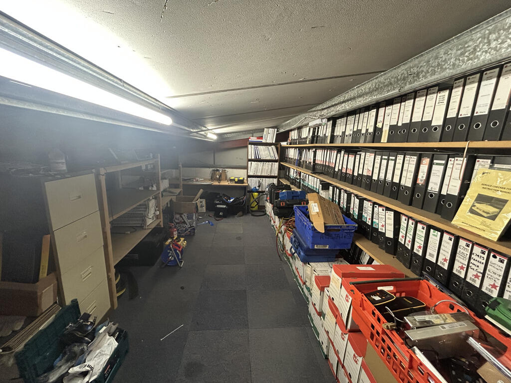 Photo 18