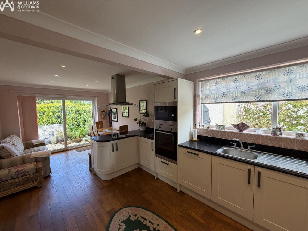 House in Llanfairpwllgwyngyll, Pentre Uchaf, Llanfair Pwllgwyngyll - View 3