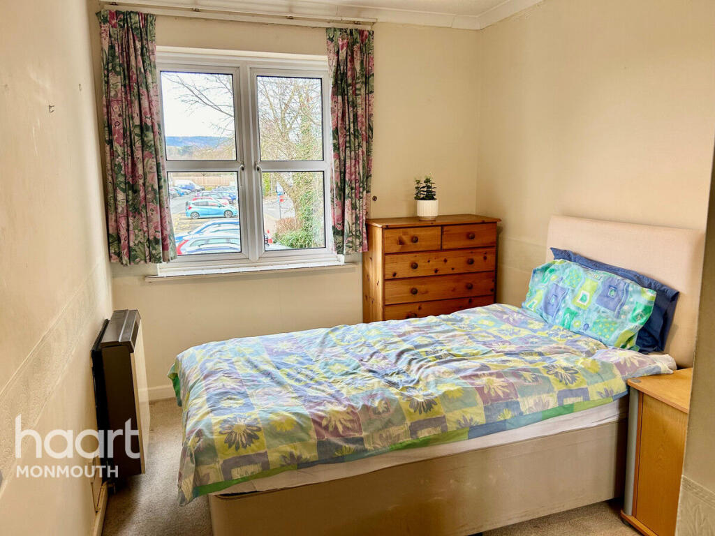 1-bed flat on Monnow Street, Monmouth, £100,000