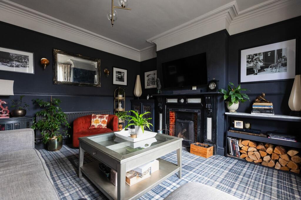 Over 1,730 sq. ft. of Elegant Victorian Living on Sought-After Goodwins Road photo 2