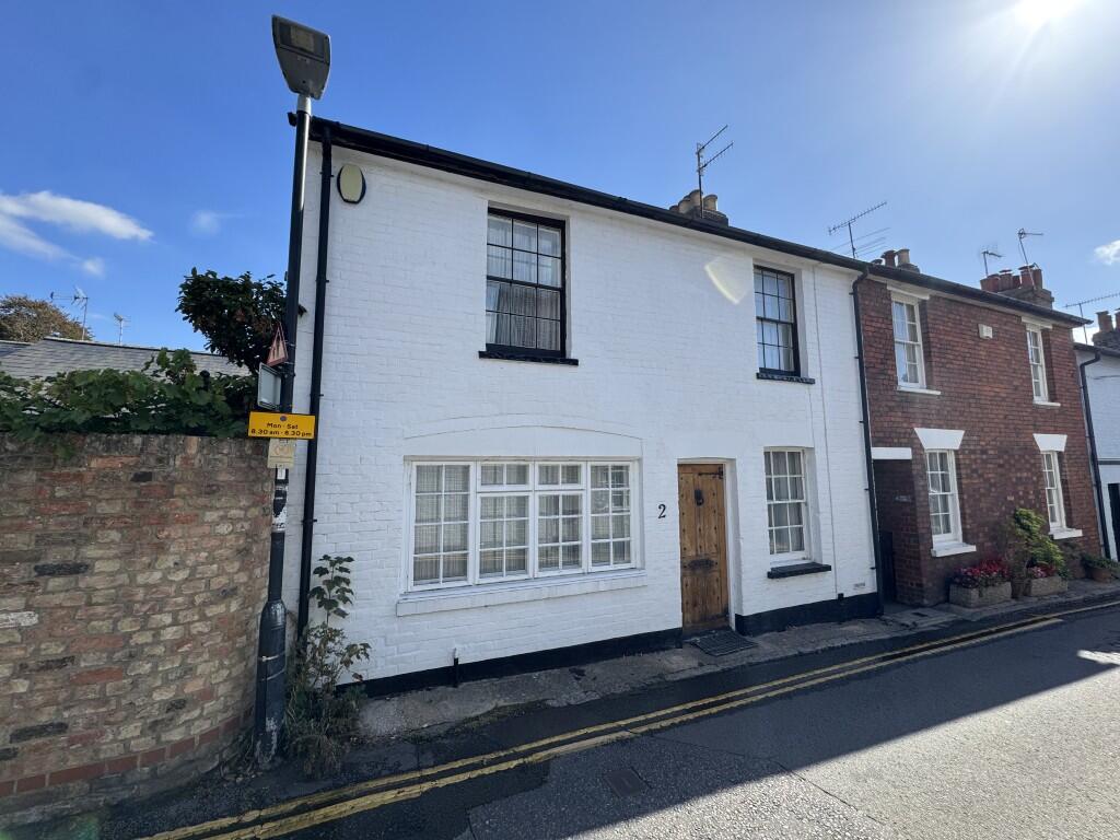 2 Mill Lane, Welwyn, Hertfordshire AL6 9ET