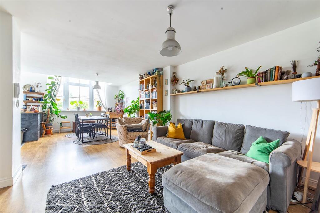 Apartment in Newcastle upon Tyne - View 2