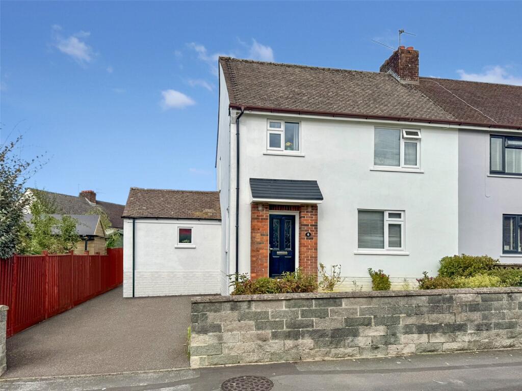3-bed semi-detached on Chesterfield, Chard, Somerset, TA20, £250,000