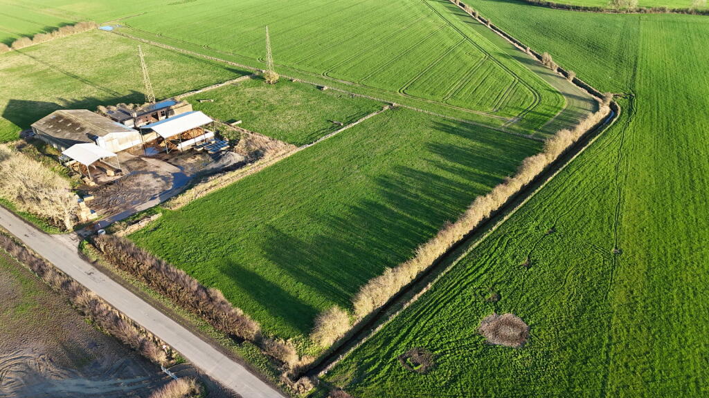 Main image of property: Lot 2:  2.57 Acres (1.04 Ha) Grass Paddock, Norton Le Clay, York