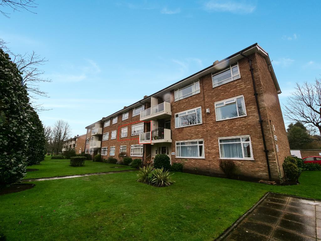 Main image of property: York Road, Birkdale, Southport, Merseyside, PR8 2DN