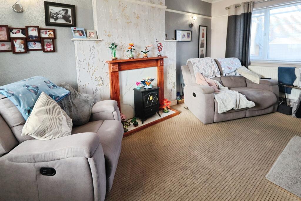House in Cardiff, Caerau - View 4