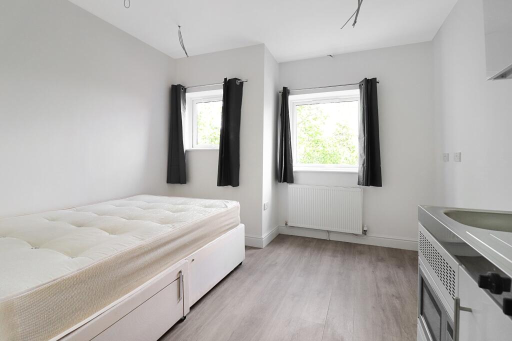 Main image of property: 25A London Road, Oxford, OX3