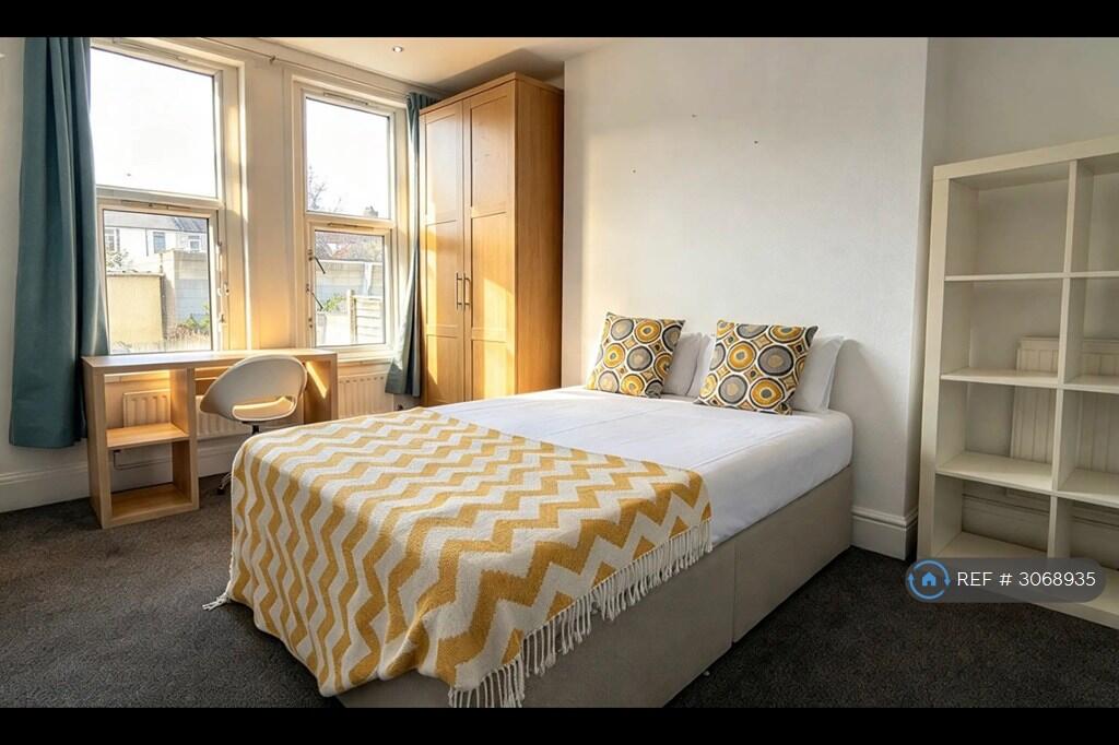 House in Cardiff - More