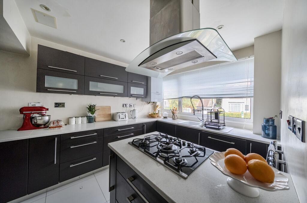 Apartment in Enfield - View 3