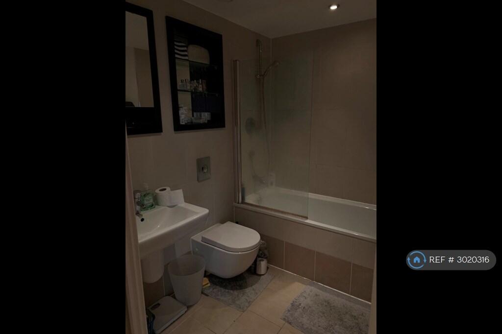 Apartment in Leeds - More